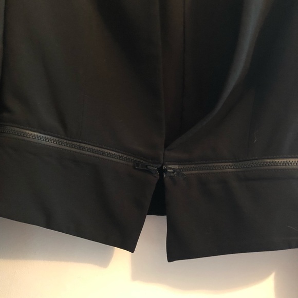 Black cropped Guess blazer/jacket - NWOT - Picture 3 of 3